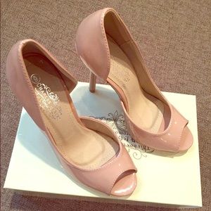 Charles Albert nude heels